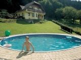 PISCINA  ROTUNDA CU PERETI DE OTEL . DIMENSIUNI: 4,6 M. ADANCIME 1,20 M
